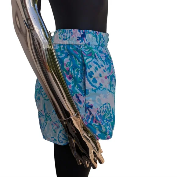 ⭐ Lilly Pulitzer SeaShell Ocean Theme Print Water Pull On Shorts - Picture 4 of 11